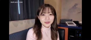 坑爹按摩院男技师偷拍【私处保健直播】淫骚少妇被扣到受不了，摸鸡巴主动求草