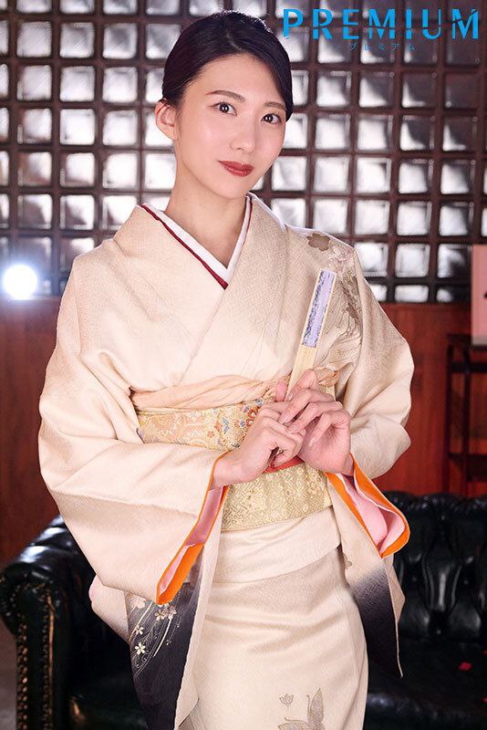 ERDM-061 「こんなおばさんのどこがいいの？」母と同じ歳の熟女とヤレたイケない関係4時間